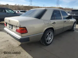 1990 Mercedes-Benz 300 E z VIN WDBEA30D8LB117873, wystawiony jako Copart lot #50346635 z przebiegiem 171 434 mil mil oraz Czysty tytuł • Clean title. Historia ofert i sprzedaży dostępna na DreamBid. Obrazek 3.
