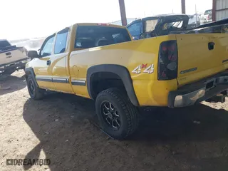 2002 Chevrolet Silverado 1500 LS with VIN 1GCEK19VX2Z244807, listed as a IAAI auction lot 41784212 with 246,067 mi miles. Bid and sale history available at carsss.com. Image 3.