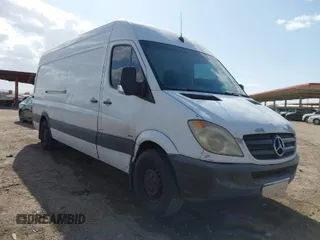 2010 Mercedes-Benz Sprinter Cargo with VIN WD3PE8CC6A5431851, listed as a IAAI auction lot 41893523 with 297,125 mi miles. Bid and sale history available at carsss.com. Image 1.