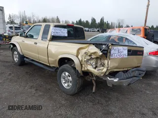 1999 Nissan Frontier XE z VIN 1N6ED26Y6XC307228, wystawiony jako IAAI lot #41804816 z przebiegiem 62 863 mil mil oraz . Historia ofert i sprzedaży dostępna na DreamBid. Obrazek 3.