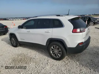 2019 Jeep Cherokee Altitude z VIN 1C4PJMLB7KD402710, wystawiony jako Copart lot #52943215 z przebiegiem 85 836 mil mil oraz Czysty tytuł • Clean title. Historia ofert i sprzedaży dostępna na DreamBid. Obrazek 2.