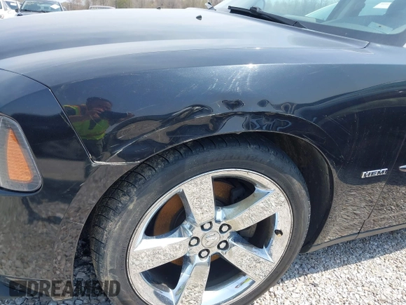 2008 Dodge Charger R/T with VIN 2B3LA53H18H246928, listed as a IAAI auction lot 41912132 with 123,856 mi miles and . Bid and sale history available at carsss.com. Image 17.