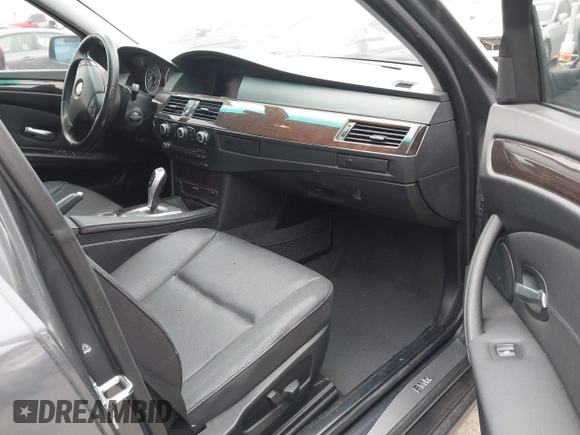 2008 BMW 5 Series 528i with VIN WBANU535X8C110673, listed as a IAAI auction lot 42046010 with 204,413 mi miles and . Bid and sale history available at carsss.com. Image 5.