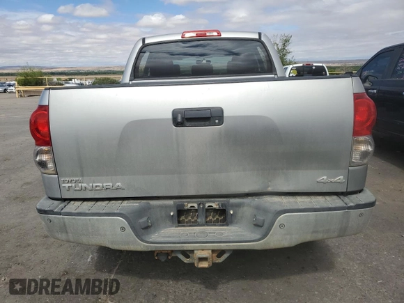 2007 Toyota Tundra Limited z VIN 5TBDV58137S470942, wystawiony jako Copart lot #55490015 z przebiegiem 177 400 mil mil oraz Szkoda całkowita • Salvage title. Historia ofert i sprzedaży dostępna na DreamBid. Obrazek 6.