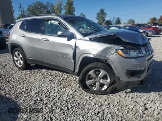 2019 Jeep Compass Latitude with VIN 3C4NJDBB7KT849802, listed as a Copart auction lot 73224754 with 46,263 mi miles and Salvage Title. Bid and sale history available at DreamBid. Image 4.