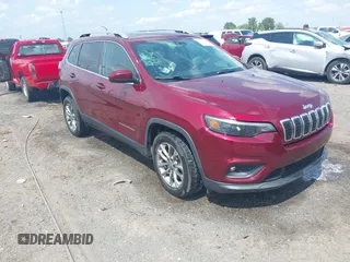 2019 Jeep Cherokee Latitude Plus z VIN 1C4PJLLXXKD132846, wystawiony jako IAAI lot #42113493 z przebiegiem 111 934 mil mil oraz . Historia ofert i sprzedaży dostępna na DreamBid. Obrazek 1.