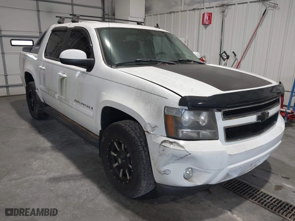 2008 Chevrolet Avalanche LT w/1LT with VIN 3GNFK12358G147656, listed as a IAAI auction lot 40714225 with 211,651 mi miles. Bid and sale history available at carsss.com. Image 1.