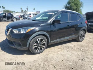 2019 Nissan Kicks SV z VIN 3N1CP5CU9KL564839, wystawiony jako Copart lot #51677195 z przebiegiem 44 848 mil mil oraz Szkody całkowita. Historia ofert i sprzedaży dostępna na DreamBid. Obrazek 1.