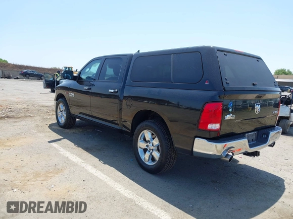 2017 Ram 1500 Big Horn z VIN 1C6RR7LM4HS882771, wystawiony jako IAAI lot #42401357 z przebiegiem 81 646 mil mil oraz . Historia ofert i sprzedaży dostępna na DreamBid. Obrazek 3.
