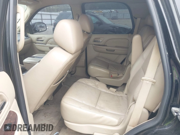2010 Cadillac Escalade z VIN 1GYUCAEF1AR264105, wystawiony jako IAAI lot #41882488 z przebiegiem 190 113 mil mil oraz . Historia ofert i sprzedaży dostępna na DreamBid. Obrazek 20.