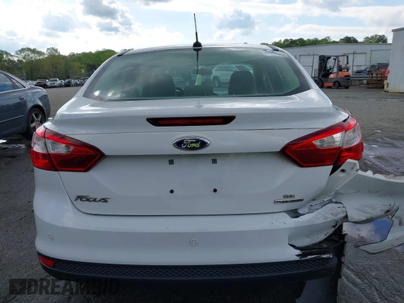 2013 Ford Focus SE with VIN 1FADP3F2XDL240898, listed as a IAAI auction lot 41975481 with 131,304 mi miles. Bid and sale history available at carsss.com. Image 16.
