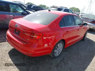 2015 Volkswagen Jetta SE с VIN 3VWD07AJ2FM357720, выставлен на аукционе IAAI как лот 42281983 с пробегом 92 965 миль миль и . История ставок и продаж доступна на DreamBid. Изображение 4.