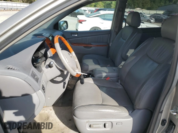 2008 Toyota Sienna XLE with VIN 5TDZK22C18S183213, listed as a Copart auction lot 72261304 with 121,064 mi miles and Clean Title. Bid and sale history available at carsss.com. Image 7.