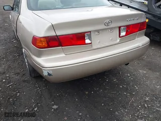 2001 Toyota Camry CE with VIN 4T1BG22K01U023122, listed as a IAAI auction lot 41995936 with 172,134 mi miles. Bid and sale history available at carsss.com. Image 14.