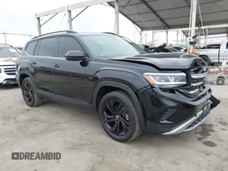 2022 Volkswagen Atlas SE with VIN 1V2JR2CA5NC516093, listed as a IAAI auction lot 42570572 with 29,686 mi miles and . Bid and sale history available at DreamBid. Image 1.