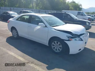 2007 Toyota Camry LE z VIN 4T1BK46K77U555433, wystawiony jako IAAI lot #42453921 z przebiegiem 62 956 mil mil oraz . Historia ofert i sprzedaży dostępna na DreamBid. Obrazek 1.