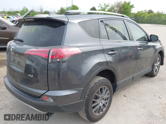2018 Toyota RAV4 XLE с VIN JTMWFREV2JD112875, выставлен на аукционе IAAI как лот 42396084 с пробегом 108 040 миль миль и . История ставок и продаж доступна на DreamBid. Изображение 4.