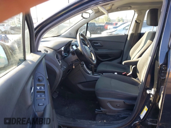 2018 Chevrolet Trax LS with VIN 3GNCJKSB1JL330732, listed as a IAAI auction lot 41739704 with 98,554 mi miles. Bid and sale history available at carsss.com. Image 5.