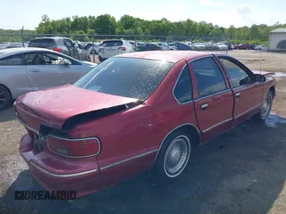 1996 Chevrolet Caprice 1SA Special Value z VIN 1G1BL52P2TR170330, wystawiony jako IAAI lot #42179740 z przebiegiem 169 555 mil mil oraz . Historia ofert i sprzedaży dostępna na DreamBid. Obrazek 4.