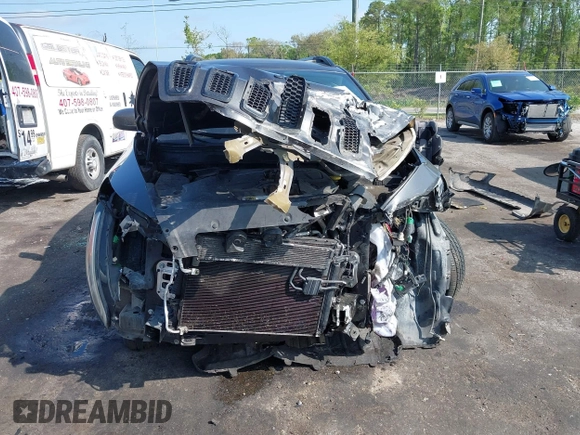 2016 Jeep Cherokee Latitude with VIN 1C4PJMCS9GW103845, listed as a IAAI auction lot 41933274 with 177,472 mi miles and . Bid and sale history available at carsss.com. Image 13.