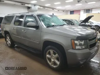 2008 Chevrolet Suburban Commercial with VIN 1GNFK163X8J216401, listed as a Copart auction lot 43601245 with 207,303 mi miles and Clean Title. Bid and sale history available at carsss.com. Image 4.