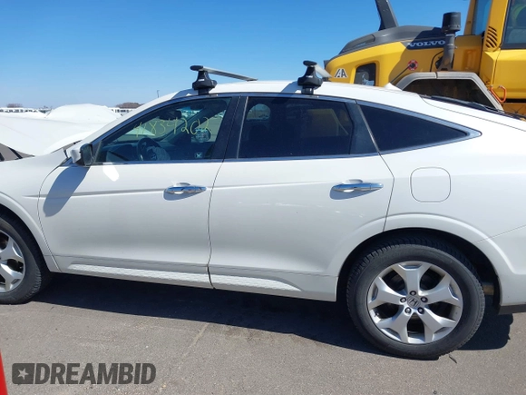 2011 Honda Accord Crosstour EX-L with VIN 5J6TF2H59BL005989, listed as a IAAI auction lot 41834202 with 215,645 mi miles. Bid and sale history available at carsss.com. Image 14.