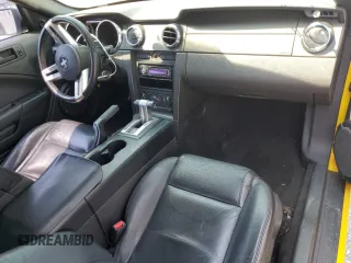 2005 Ford Mustang Deluxe с VIN 1ZVFT80N155198395, выставлен на аукционе Copart как лот 60481775 с пробегом 121 062 миль миль и Списание • Salvage title. История ставок и продаж доступна на DreamBid. Изображение 8.