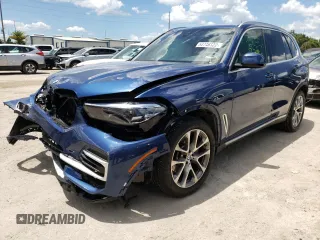 2022 BMW X5 sDrive40i with VIN 5UXCR4C07N9J90323, listed as a Copart auction lot 54746122 with 13,299 mi miles. Bid and sale history available at carsss.com. Image 2.