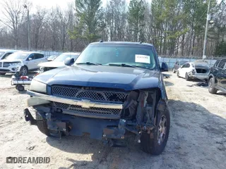 2005 Chevrolet Avalanche LS with VIN 3GNEC12Z25G212827, listed as a IAAI auction lot 41471381 with 314,023 mi miles. Bid and sale history available at carsss.com. Image 6.