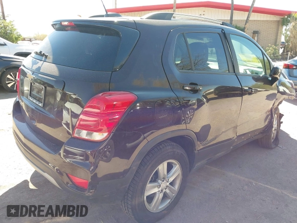 2021 Chevrolet Trax LT with VIN KL7CJPSM4MB364271, listed as a IAAI auction lot 41861337 with 65,930 mi miles. Bid and sale history available at carsss.com. Image 4.