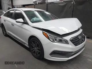 2015 Hyundai Sonata Sport z VIN 5NPE34AB6FH088018, wystawiony jako IAAI lot #42262272 z przebiegiem 136 874 mil mil oraz . Historia ofert i sprzedaży dostępna na DreamBid. Obrazek 1.