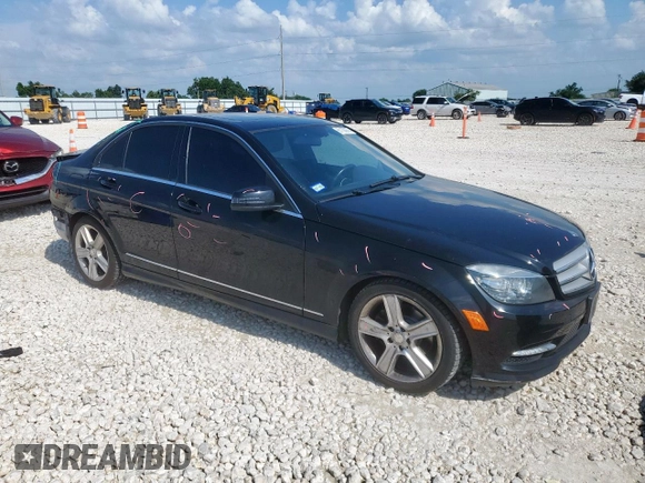 2011 Mercedes-Benz C 300 Sport z VIN WDDGF5EB6BR153278, wystawiony jako Copart lot #61150975 z przebiegiem 95 892 mil mil oraz Szkoda całkowita • Salvage title. Historia ofert i sprzedaży dostępna na DreamBid. Obrazek 4.