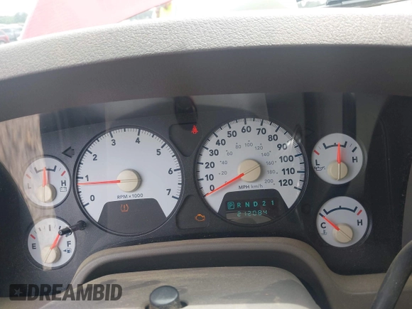 2008 Dodge 1500 SLT z VIN 3D7KR19D38G126652, wystawiony jako IAAI lot #42156444 z przebiegiem 212 884 mil mil oraz . Historia ofert i sprzedaży dostępna na DreamBid. Obrazek 7.