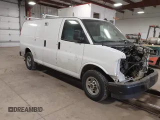 2017 GMC Savana Cargo Van with VIN 1GTW7AFG9H1150162, listed as a IAAI auction lot 41601460 with 112,453 mi miles. Bid and sale history available at carsss.com. Image 1.