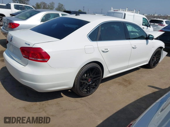 2014 Volkswagen Passat SE с VIN 1VWBN7A3XEC068708, выставлен на аукционе IAAI как лот 42439517 с пробегом 144 563 миль миль и . История ставок и продаж доступна на DreamBid. Изображение 4.