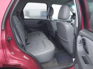 2007 Ford Escape XLT with VIN 1FMCU03147KC00069, listed as a IAAI auction lot 41343434 with 209,220 mi miles. Bid and sale history available at carsss.com. Image 8.