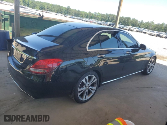 2018 Mercedes-Benz C 300 z VIN WDDWF4JB4JR313877, wystawiony jako Copart lot #57659585 z przebiegiem 81 631 mil mil oraz Szkoda całkowita • Salvage title. Historia ofert i sprzedaży dostępna na DreamBid. Obrazek 3.
