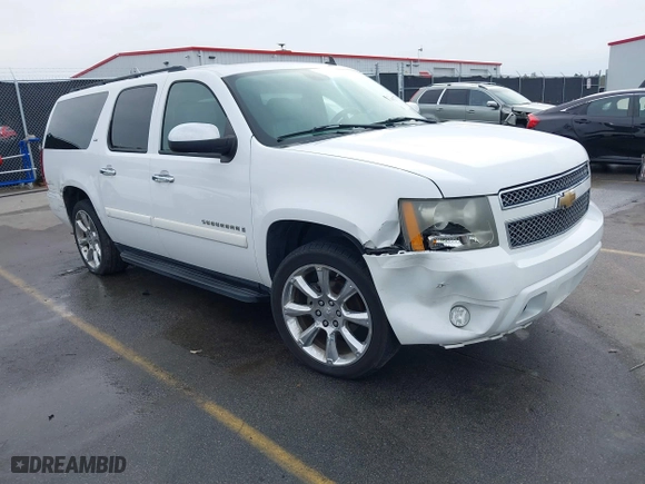 2008 Chevrolet Suburban LTZ with VIN 1GNFC16018R143195, listed as a IAAI auction lot 41577367 with 223,506 mi miles. Bid and sale history available at carsss.com. Image 1.