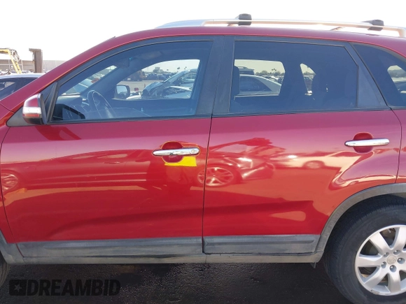 2011 Kia Sorento LX with VIN 5XYKT4A15BG026377, listed as a IAAI auction lot 41826450 with 152,169 mi miles. Bid and sale history available at carsss.com. Image 14.