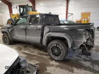 2024 Toyota Tacoma SR5 z VIN 3TMLB5JN6RM070515, wystawiony jako Copart lot #88514465 z przebiegiem 126 mil mil oraz Szkody całkowita. Historia ofert i sprzedaży dostępna na DreamBid. Obrazek 2.