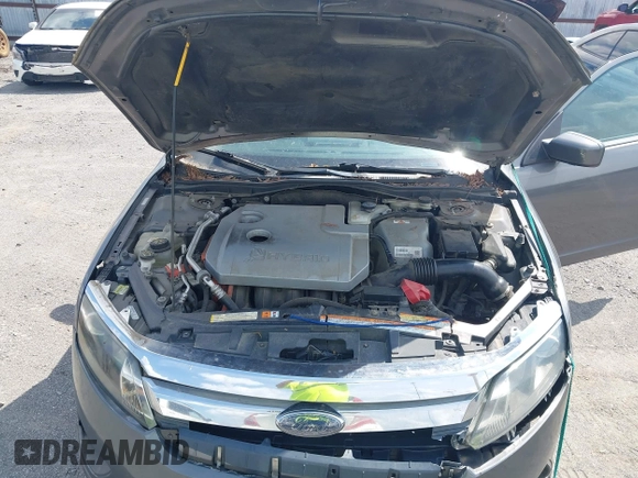 2010 Ford Fusion Hybrid with VIN 3FADP0L37AR270739, listed as a IAAI auction lot 42143035 with 238,111 mi miles. Bid and sale history available at carsss.com. Image 10.