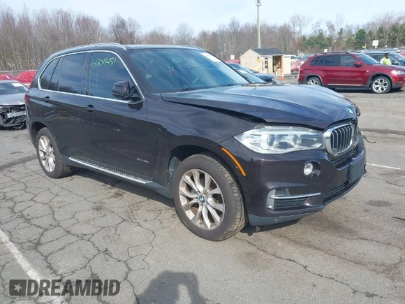 2014 BMW X5 xDrive35i with VIN 5UXKR0C57E0H20944, listed as a IAAI auction lot 42011451 with 208,205 mi miles. Bid and sale history available at carsss.com. Image 1.