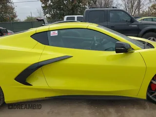 2022 Chevrolet Corvette 2LT z VIN 1G1YB2D42N5116714, wystawiony jako IAAI lot #41524905 z przebiegiem 12 312 mil mil oraz . Historia ofert i sprzedaży dostępna na DreamBid. Obrazek 13.