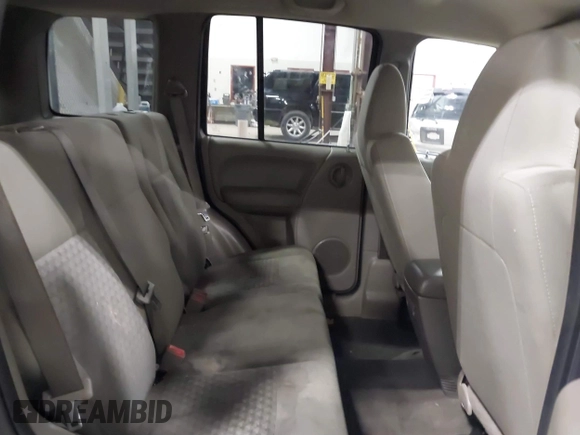 2005 Jeep Liberty Sport with VIN 1J4GL48K15W593739, listed as a IAAI auction lot 41169805 with 200,482 mi miles. Bid and sale history available at carsss.com. Image 8.