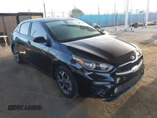 2020 Kia Forte LXS with VIN 3KPF24AD4LE174811, listed as a IAAI auction lot 41947098 with 121,834 mi miles. Bid and sale history available at carsss.com. Image 1.