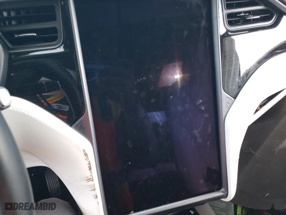 2020 Tesla Model X Long Range with VIN 5YJXCBE24LF300688, listed as a Copart auction lot 70540412 with 0 miles. Bid and sale history available at carsss.com. Image 9.