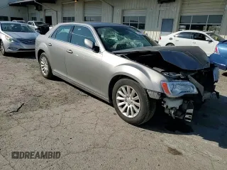 2014 Chrysler 300 z VIN 2C3CCAAG3EH141528, wystawiony jako Copart lot #53688225 z przebiegiem 132 298 mil mil oraz Szkody całkowita. Historia ofert i sprzedaży dostępna na DreamBid. Obrazek 13.