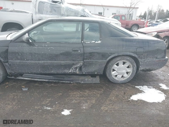 2001 Cadillac Eldorado ESC with VIN 1G6EL12Y01B103000, listed as a IAAI auction lot 41395721 with 0 mi miles. Bid and sale history available at carsss.com. Image 6.