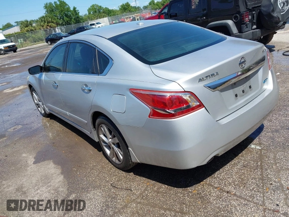 2013 Nissan Altima SV with VIN 1N4AL3AP9DC250808, listed as a IAAI auction lot 41980619 with 172,675 mi miles and . Bid and sale history available at carsss.com. Image 3.