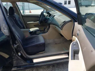 2006 Honda Accord Sdn LX SE with VIN 1HGCM56306A098211, listed as a IAAI auction lot 42115249 with 104,587 mi miles. Bid and sale history available at carsss.com. Image 5.